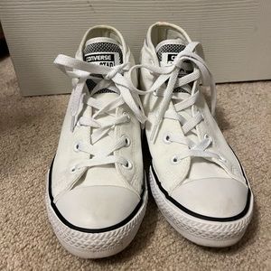 KIDS CONVERSE shoes. Color: white Size: 4